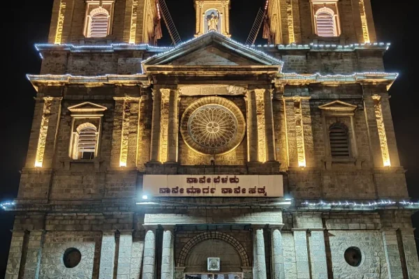 St Francis Xavier’s Cathedral – Father servanton circle