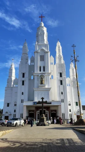 Our Lady of Mount Carmel – Mundur