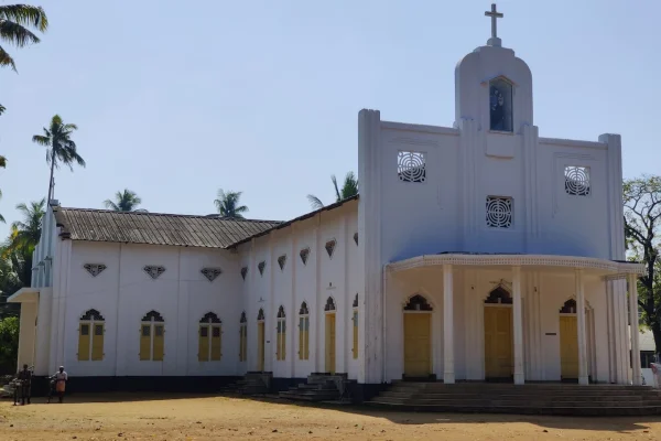 Holy Cross Church – Kadalvathuruth