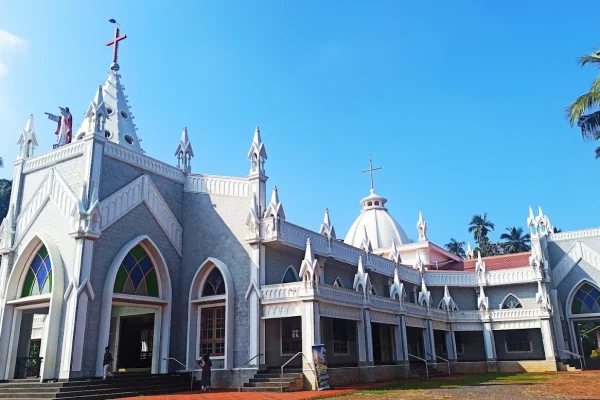 Holy Trinity Cathedral – Chovva