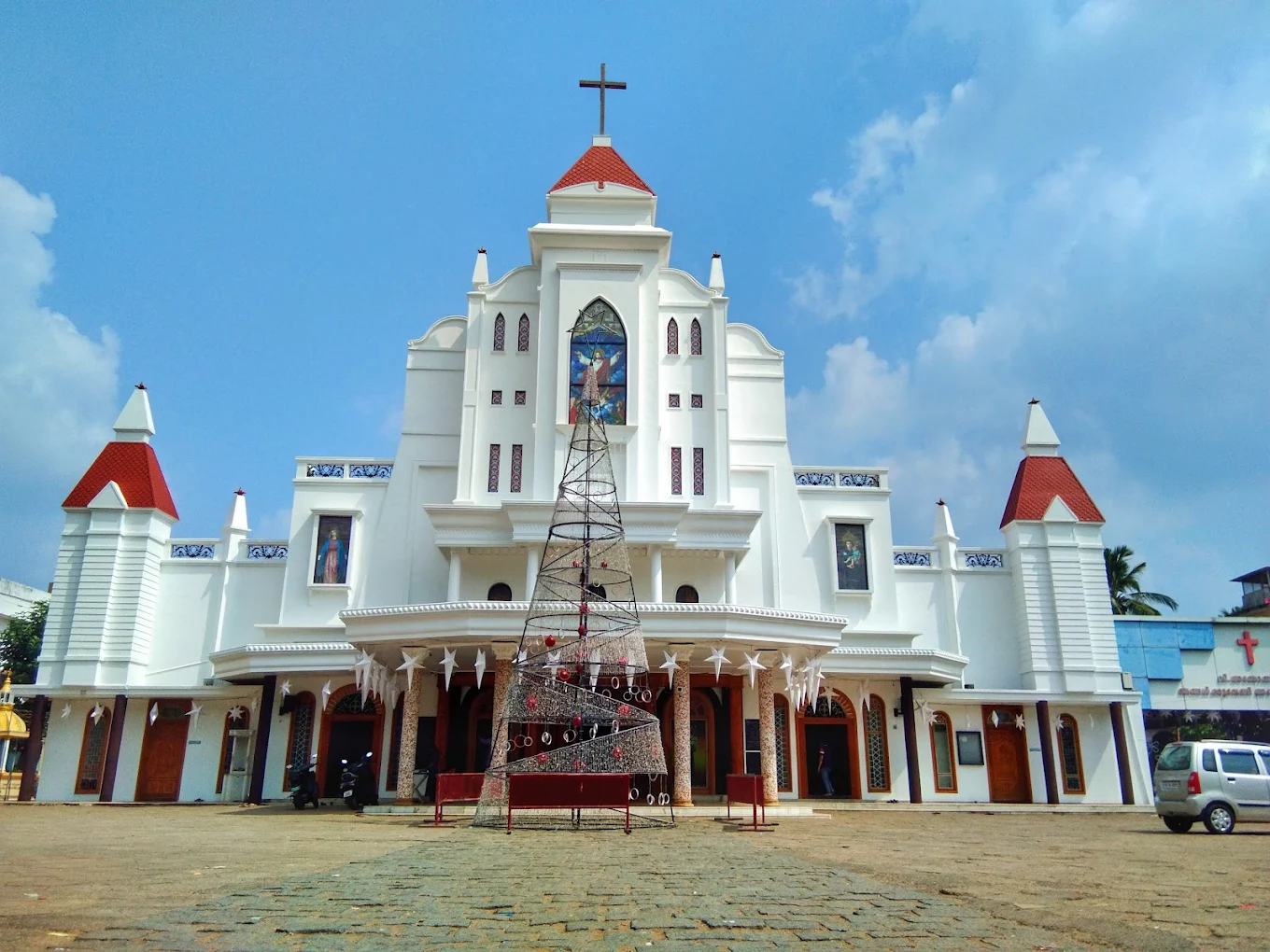 Sacred Heart Latin Church – Thrissur