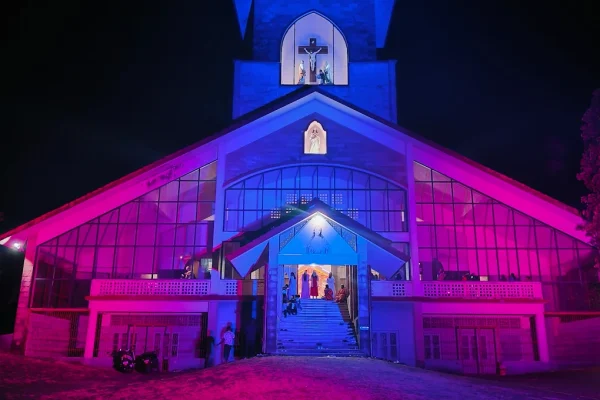 Holy Cross Church – Pavur
