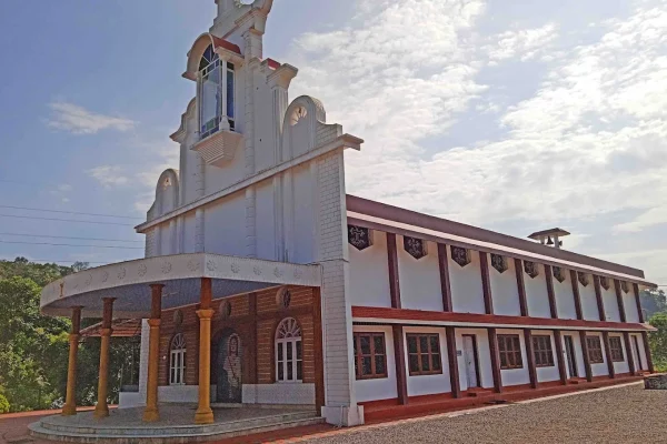 St. Antony Church – Irumpupalam