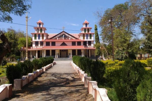 Holy Family Church – Nepanagar