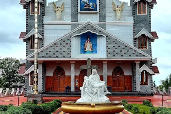 Holy Cross Church – Vellariyanam