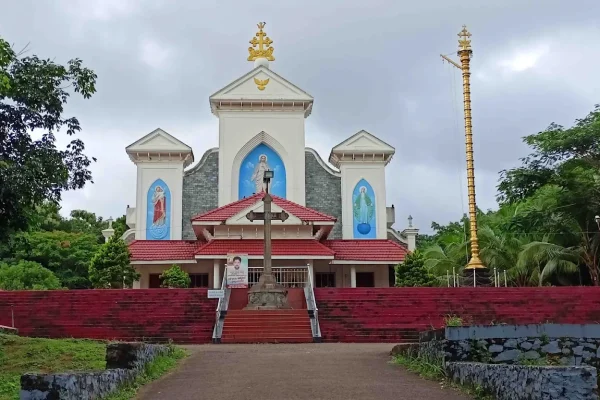 Sacred Heart Church – Perumthuruthu