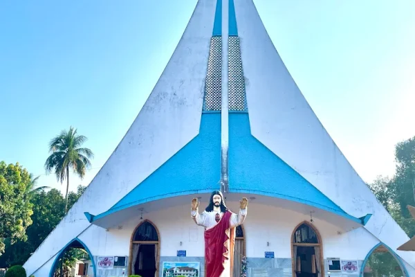 Sacred Heart Church – Poovarany