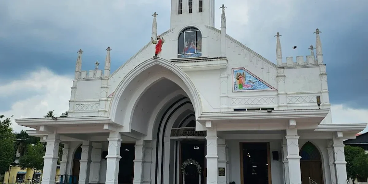 St. Mary Thazhathupally Church – Kaduthuruthy