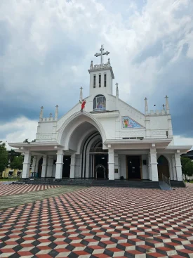 St. Mary Thazhathupally Church – Kaduthuruthy
