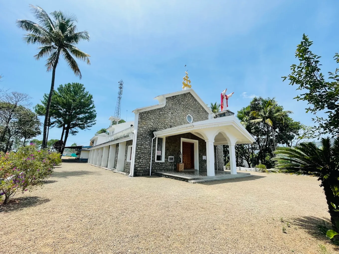 St.Antony Church – Vellikulam
