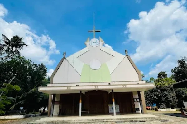 Holy Family Church – Mankuzhi