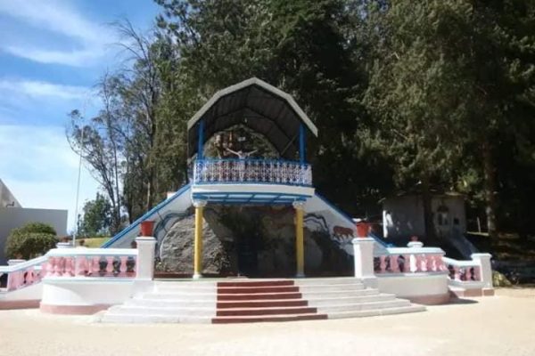 Holy Cross Shrine – Ooty