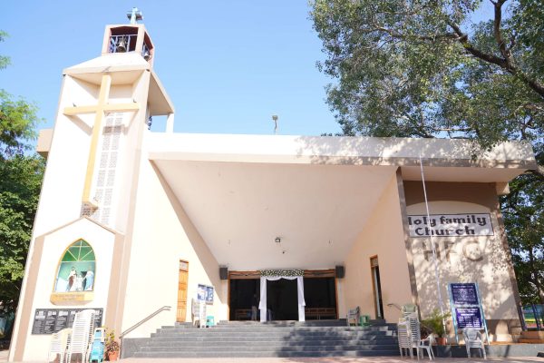 Holy Family Church – Gomtinagar